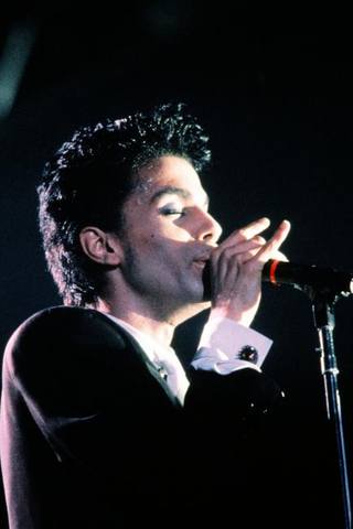 Illustration for article titled 32 Photos of Prince We Love
